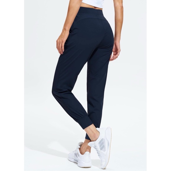 CRZ YOGA Pants - NWT CRZ Yoga Active Jogger in Navy - Size Medium